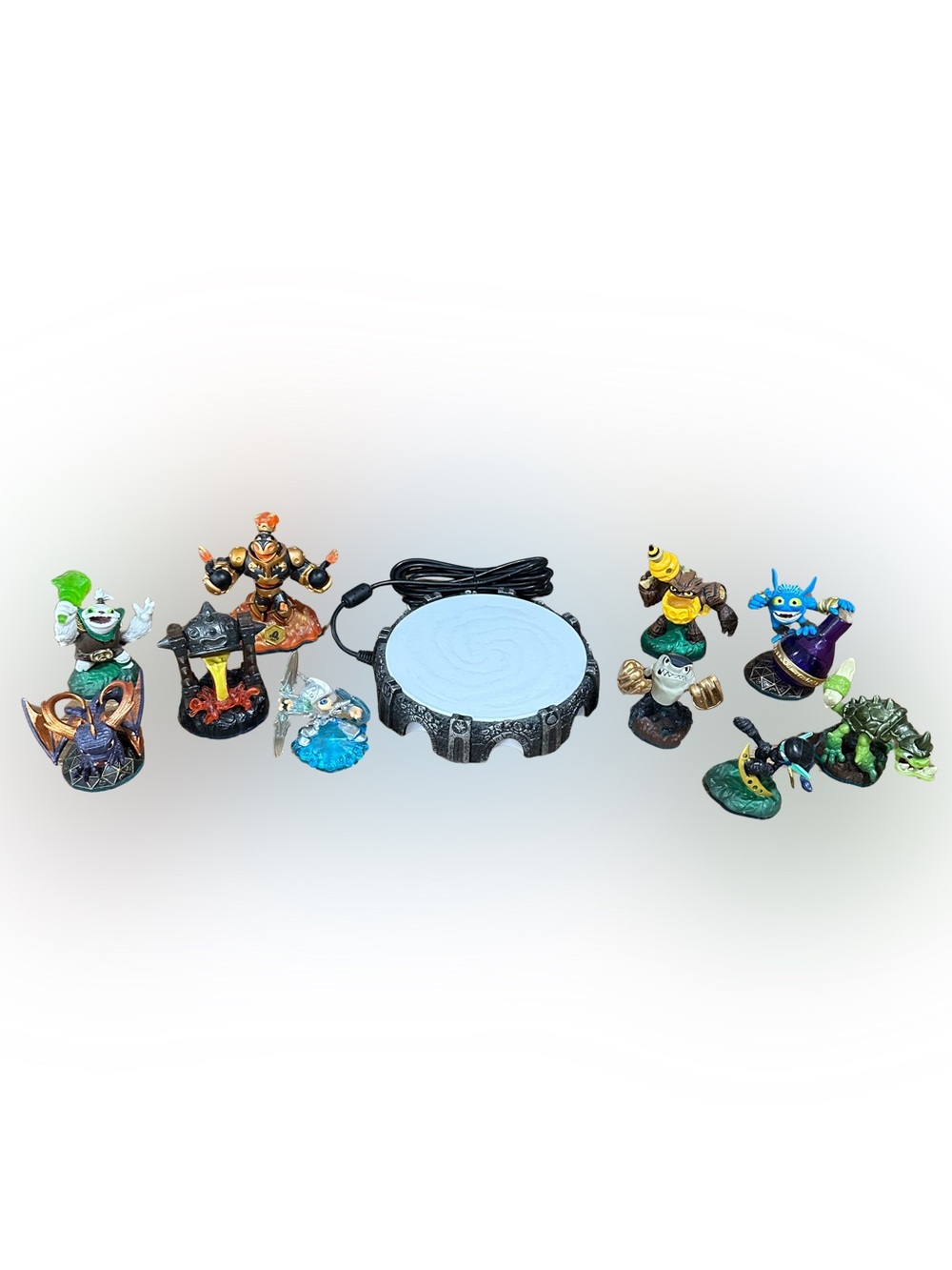 Skylanders Portal of Power For The Xbox360 & 10 Spyro's Adventure Figures